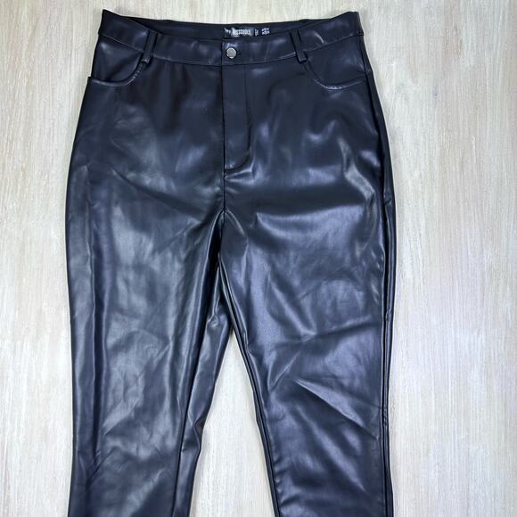 NWT Missguided Black Faux Leather Slim Leg High Rise Trousers Pants Size 12 - Picture 2 of 15